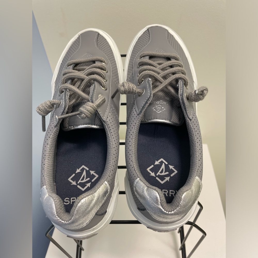 Women’s sperry sneakers great size 7.5